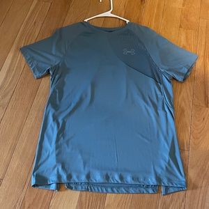 Men's MD/Green UA fitted / heat gear / ISO CHILL / short sleeve T-shirt